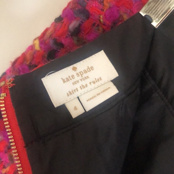 Straight skirt,  70%wool/blend, zipper back, black lined, 21" long, 19" wide - Picture 3 of 3